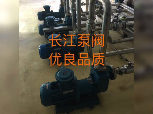 承德某莊釀酒廠使（shǐ）用我司自吸（xī）式離心泵輸送酒液酒漿（jiāng）